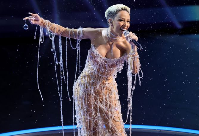 "This must be about the Swifties" — Internet reacts as Doja Cat blasts critics, asking them to “take a look in the mirror” instead of being on X