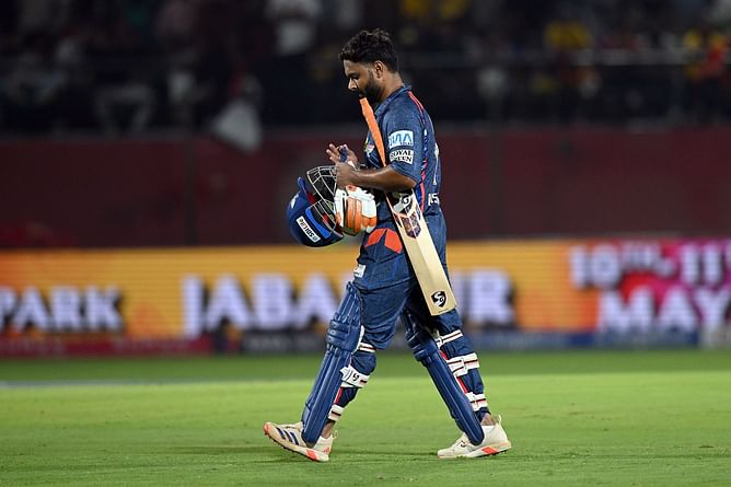 Struggling Rishabh Pant loses his bat while attempting a heave, perishes for another low score in PBKS vs LSG IPL 2025 match [Watch]