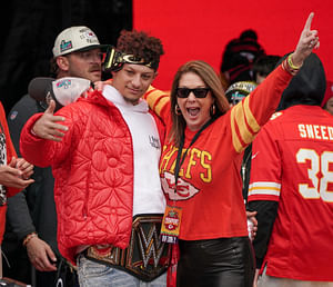 Patrick Mahomes' mom Randi expresses pride with 5-word message for QB's Texas high school football honor