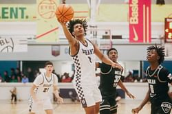 “Shoulda stayed at UK”: Fans react as ex-Kentucky commit Acaden Lewis commits to Villanova