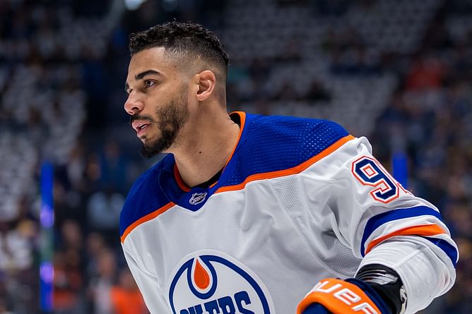 Evander Kane rolls up in a Ferrari GTC4Lusso, continues trend of arriving to Oilers games in luxury cars [WATCH]