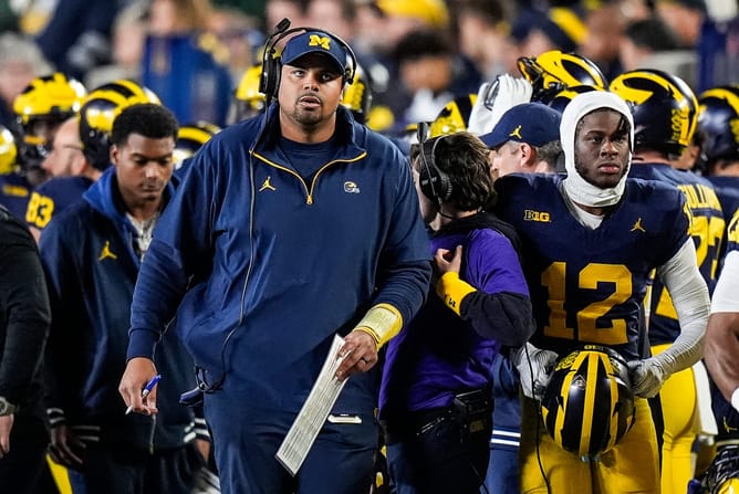 6'4 Michigan OL clears the air on his true size and stature after "too small" fan comments