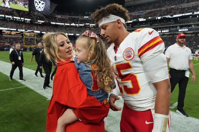 Patrick Mahomes reacts as wife, Brittany, involves 2-year-old son ...