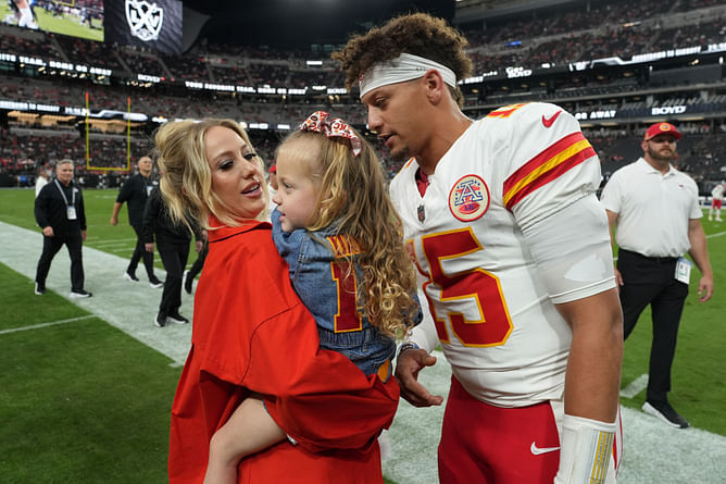Patrick Mahomes reacts as wife, Brittany, involves 2-year-old son, Bronze, in intense workout routine