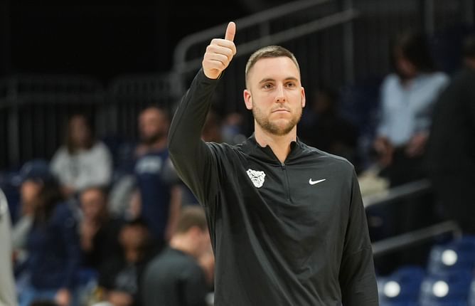 Butler asst. coach Connor McCaffery drops 2-word reaction for brother Patrick McCaffery’s snaps from Chicago