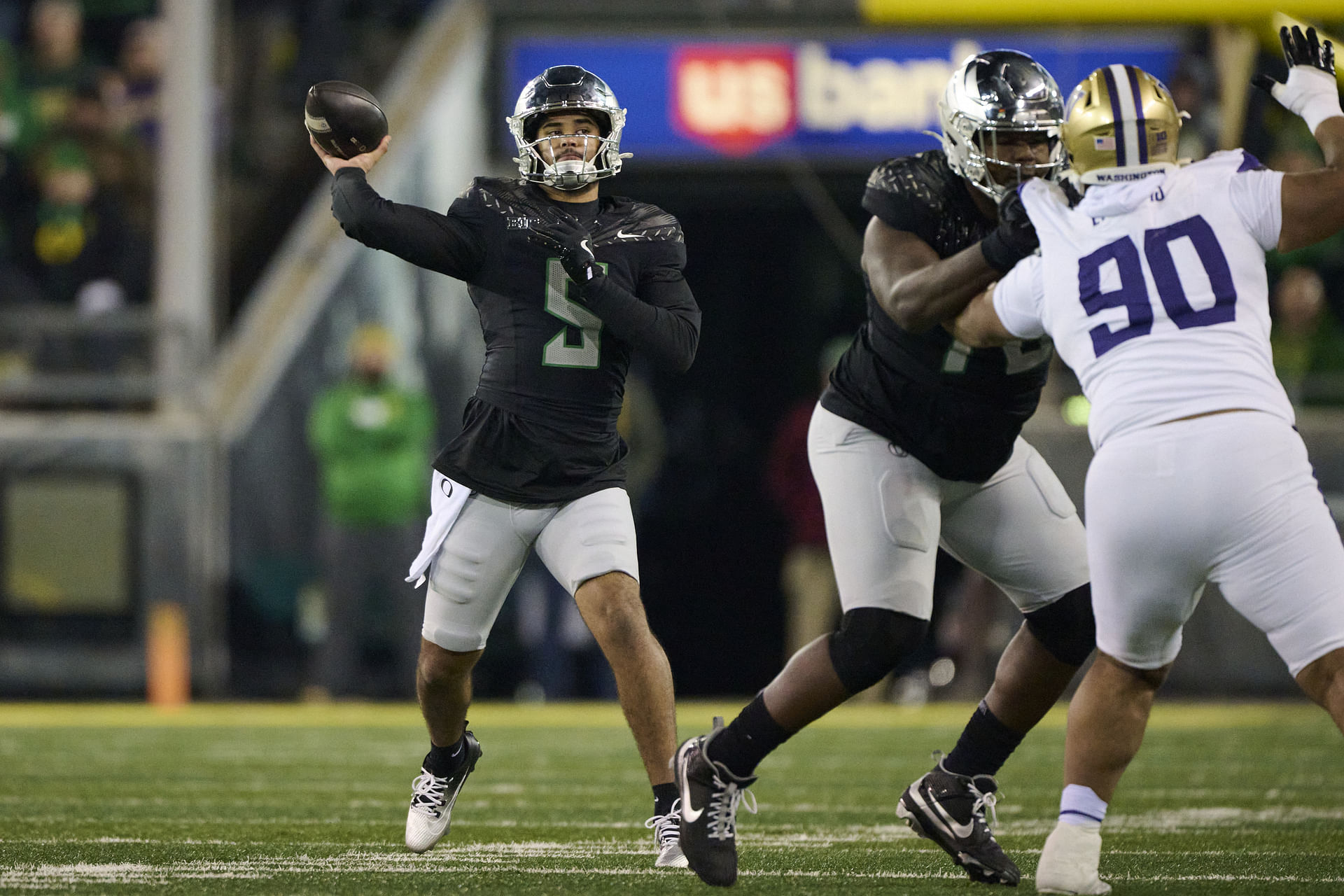 NCAA Football: Washington at Oregon - Source: Imagn