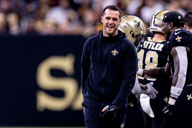 After leaving $30,000,000 on table, Mike Florio makes feeling known if Derek Carr could unretire in 2026