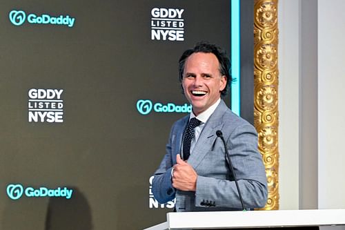 Walton Goggins in The White Lotus season 3 (Image via Getty)