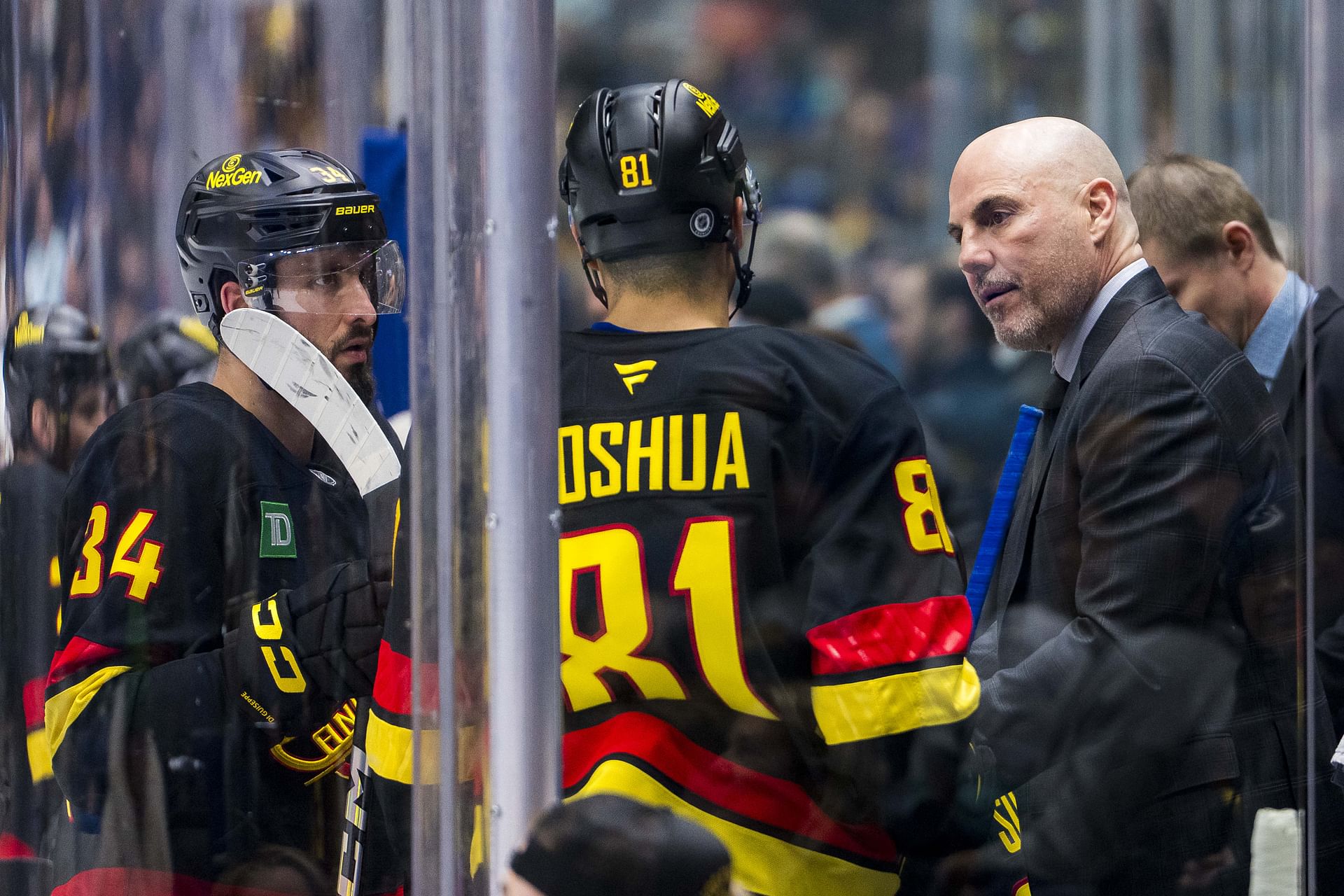 As relações de Tocchet com os jogadores no tópico de Vancouver - Fonte: Imagn