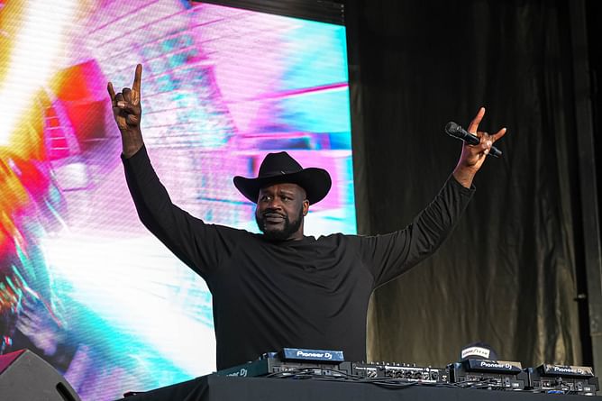 “Okay model boy”: Shaq’s daughter Me’arah O’Neal hypes up brother Shaqir O’Neal as Sac State star poses for fashion brand