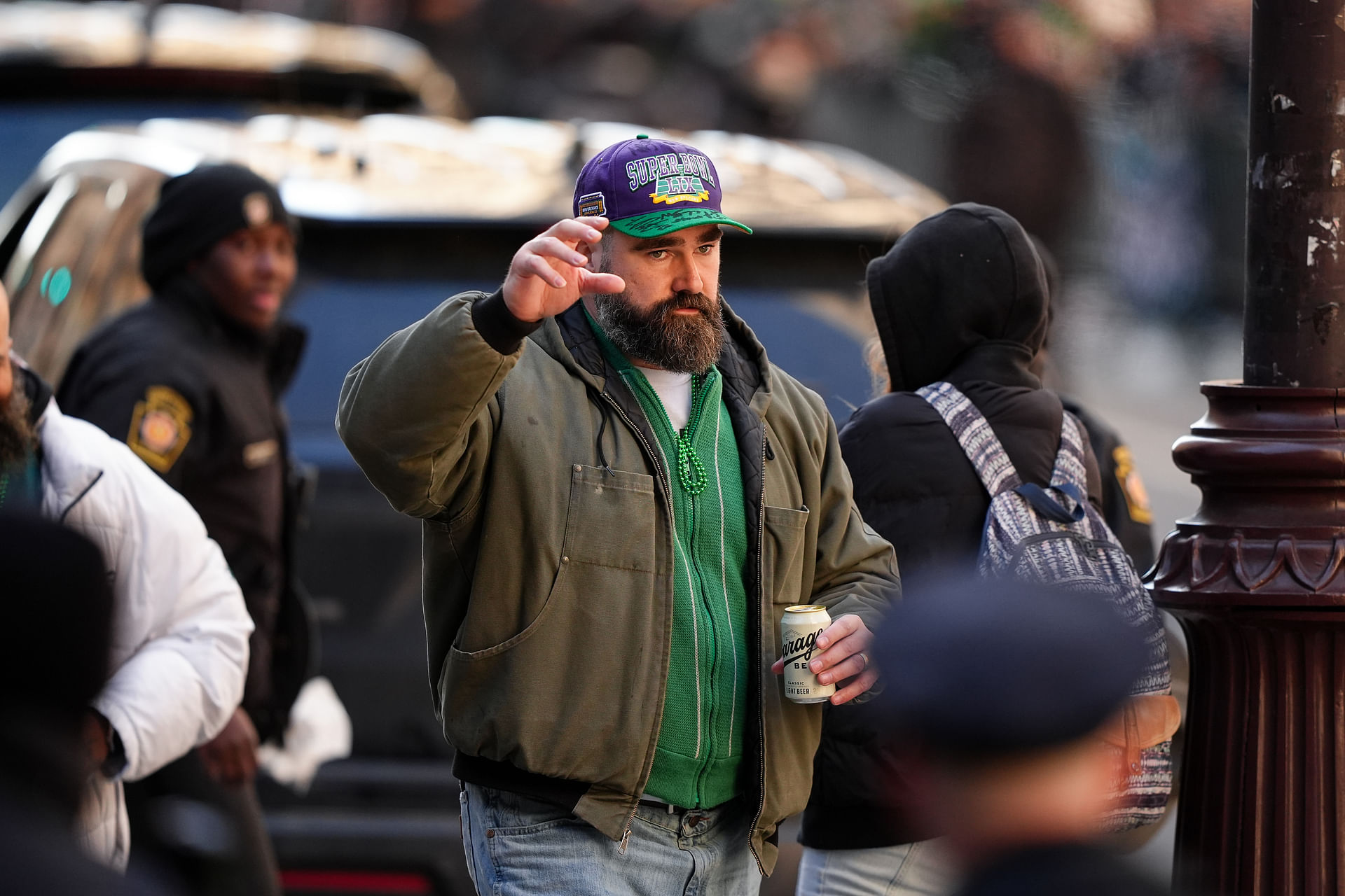 Jason Kelce gives media a cold shoulder after NFL keeps Eagles