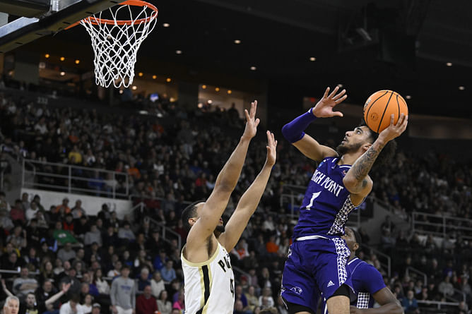 "Guess he doesn't want to win", "Enjoy the west coast": Fans react as USC lands Big South standout amid Desmond Claude transfer uncertainty