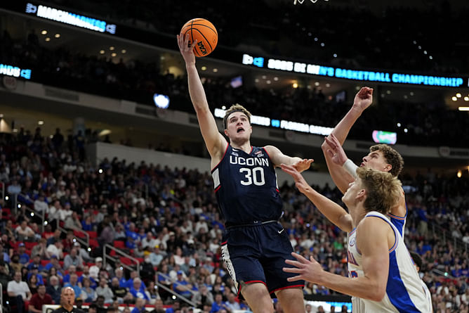 UConn freshman Liam McNeeley reflects on “realistic dream” from 6th grade during NBA combine photoshoot