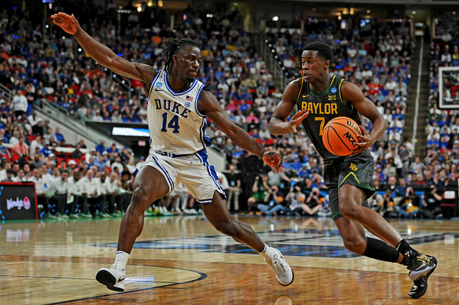 “One of the most athletic guards I've ever seen”: Fans react as analyst compares VJ Edgecombe’s NBA draft combine measurements with Jrue Holiday