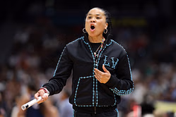 Grateful Dawn Staley shares wholesome message for South Carolina fans with a selfie with the crowd