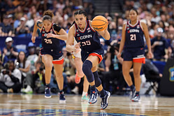 Katie Fudd hilariously embarrasses daughter Azzi Fudd as UConn star fails to match her mom’s skill