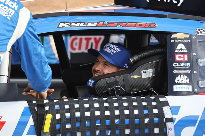 NASCAR expert teases a major thing about Kyle Larson after Dale Earnhardt Jr.-owned JRM’s announcement