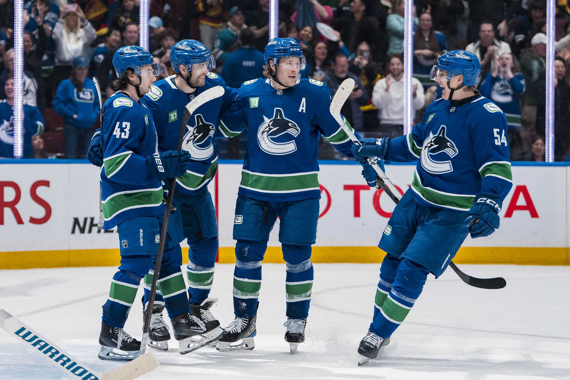 NHL: San Jose Sharks at Vancouver Canucks - Source: Imagn