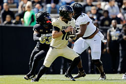 "Stay home": Georgia fans react as Julian Lewis' former teammate Dorian Barney closes down on four programs days ahead of committment