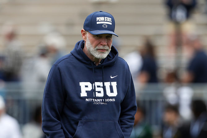 “Don't hear Tom Brady renegotiating his deal before the Super Bowl”: Ex-Ohio State star unimpressed by Jim Knowles’ handling of contract talks