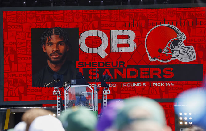 "You've got to be respectful" - Warren Moon offers blunt advice to Shedeur Sanders following QB's draft slide