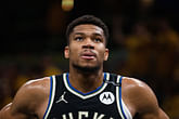 “GIANNIS JUST SIGNED WITH LAKERS” - NBA fans react to massive Giannis Antetokounmpo trade update