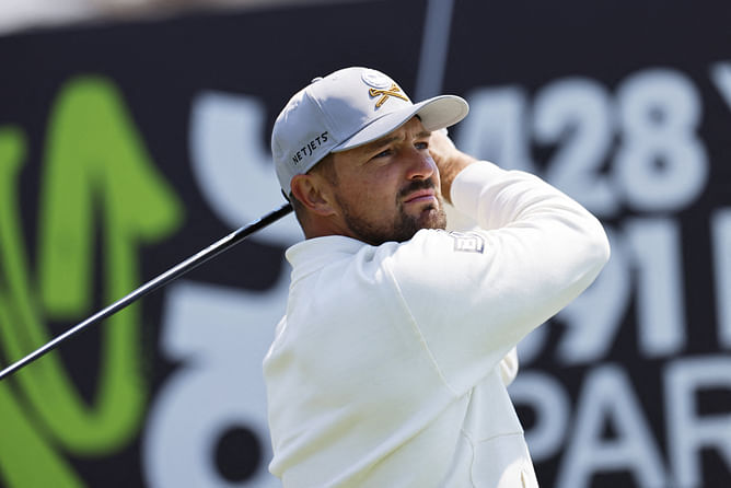Bryson DeChambeau gets candid about signing ‘couple thousand’ autographs for fans