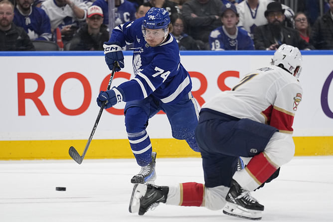 Leafs HC Craig Berube sends clear message to $2,700,000 'big, physical player' after Game 3 OT loss to Panthers