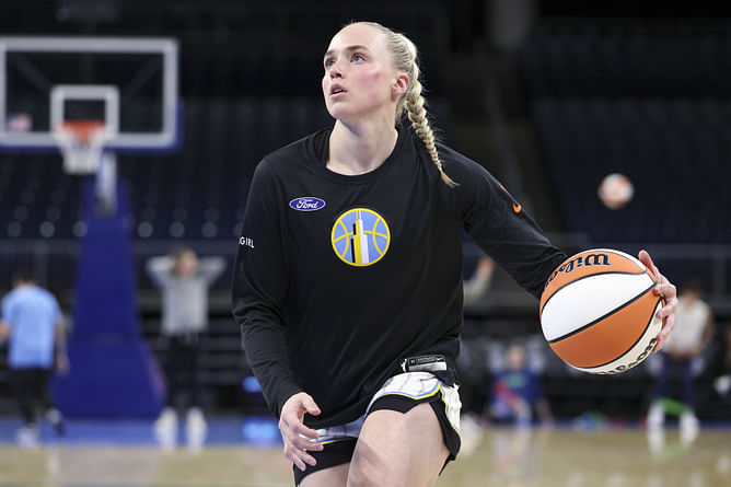 Houston hooper Kateri Poole drops 3-word reaction on former teammate Hailey Van Lith's WNBA debut snaps