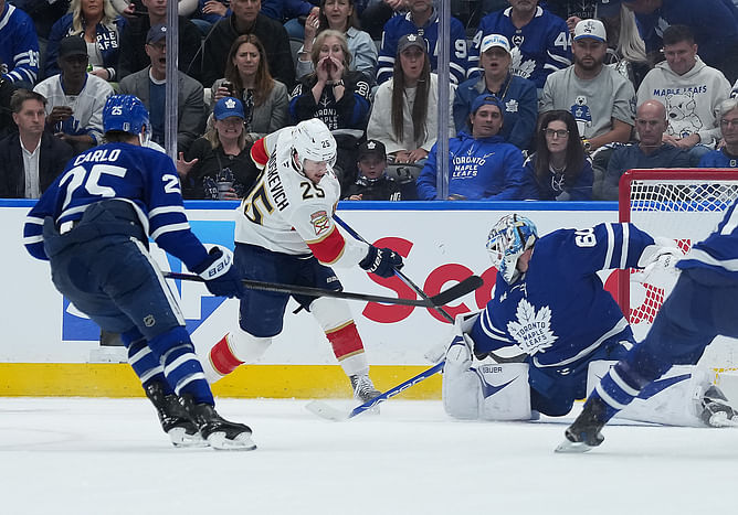 Panthers get back into Game 3 against Maple Leafs on controversial goal [WATCH]