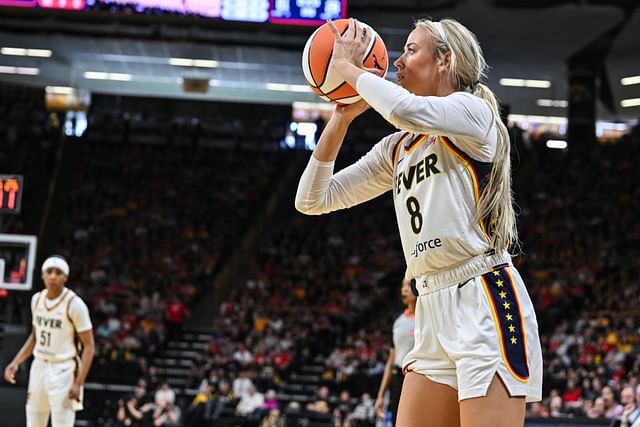 Fans react to Sophie Cunningham