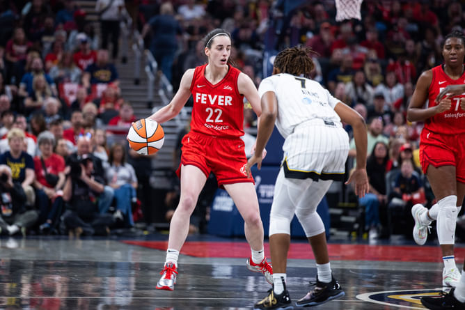 "You crazy as f**k" - Angel Reese seemingly cusses out Caitlin Clark after Flagrant foul