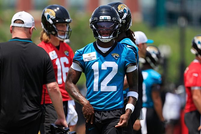 26 days after Travis Hunter's draft, Trevor Lawrence gets 100% real on Jaguars' two-way sensation