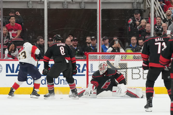 3 least impressive Carolina Hurricanes players from Game 2 5-0 blanking against Florida Panthers feat. Frederik Andersen