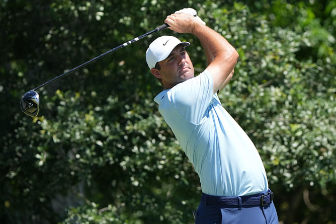 How did Scottie Scheffler perform in Round 2 of the 2025 Charles Schwab Challenge?