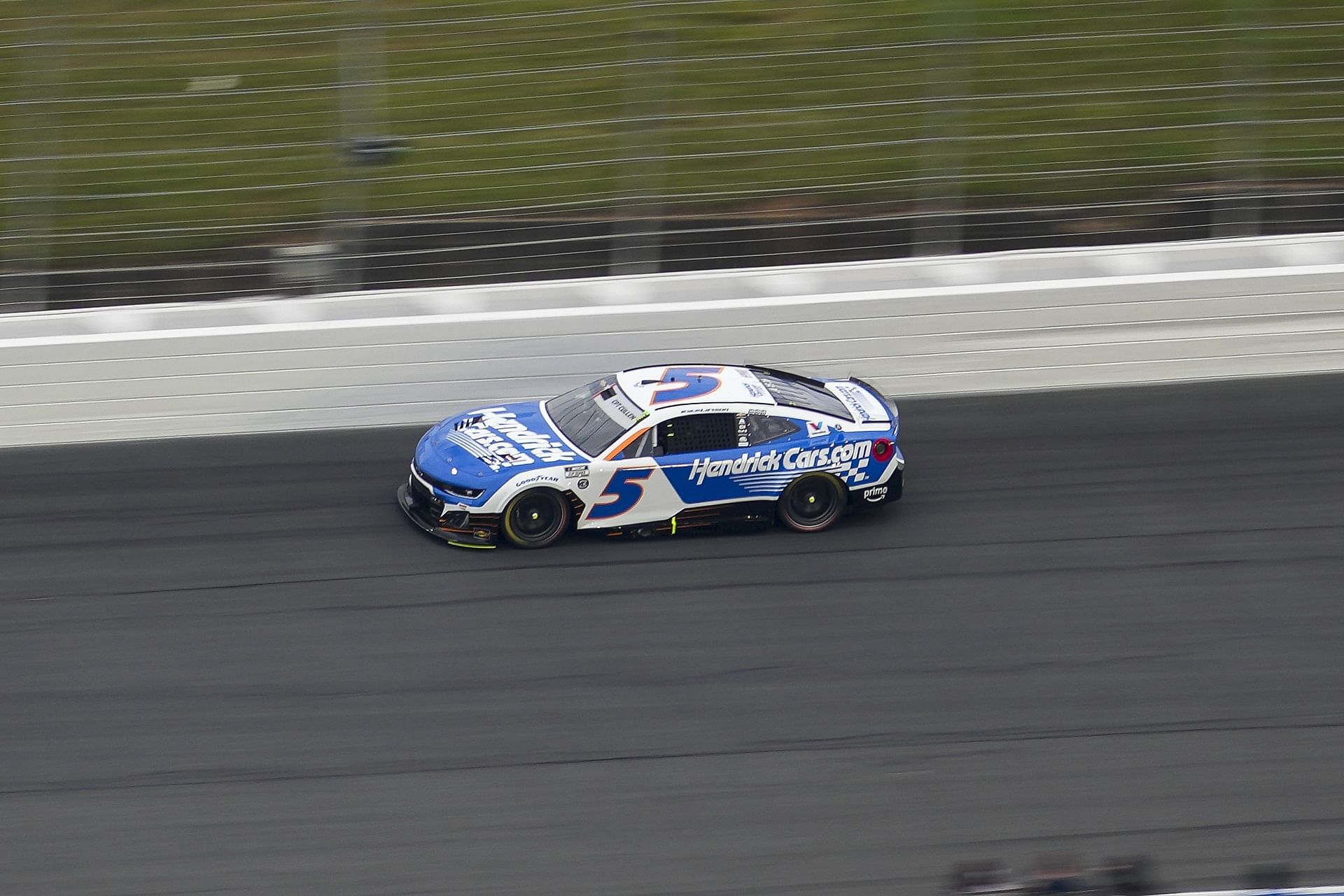 Kyle Larson drives the #5 Chevrolet Camaro for Hendrick Motorsports - Source: Imagn