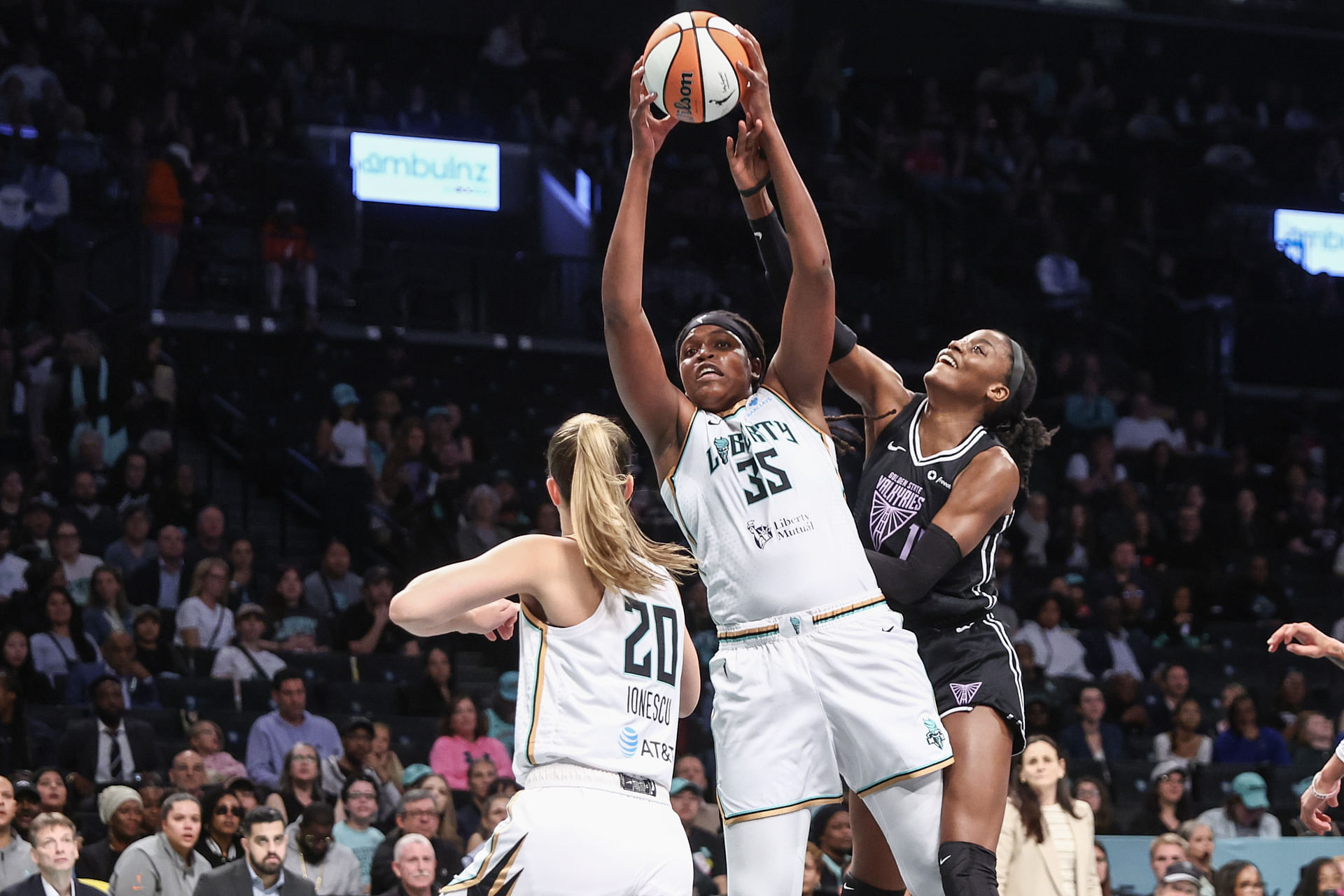 WNBA: Golden State Valkyries at New York Liberty - Source: Imagn