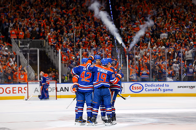 May 27, 2025; Edmonton, Alberta, CAN; Edmonton Oilers right wing Kasperi Kapanen (42) and the Oilers celebrate an empty net goal by Kapanen to seal the Oilers victory over the Dallas Stars during the third period in game four of the Western Conference Final of the 2025 Stanley Cup Playoffs at Rogers Place. Mandatory Credit: Perry Nelson-Imagn Images - Source: Imagn