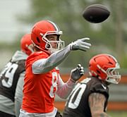 “This is how you end up in the UFL”- NFL fans react to Kenny Pickett allegedly taking shots at Steelers