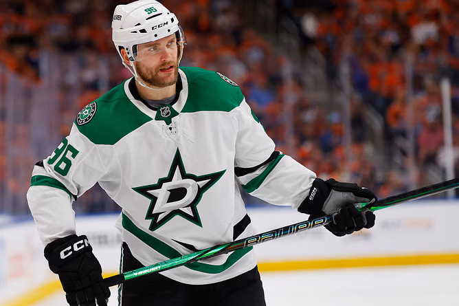 $96,000,000 Stars forward, Jamie Benn make their thoughts crystal clear on Jake Oettinger's early pull in gutting Game 5 loss