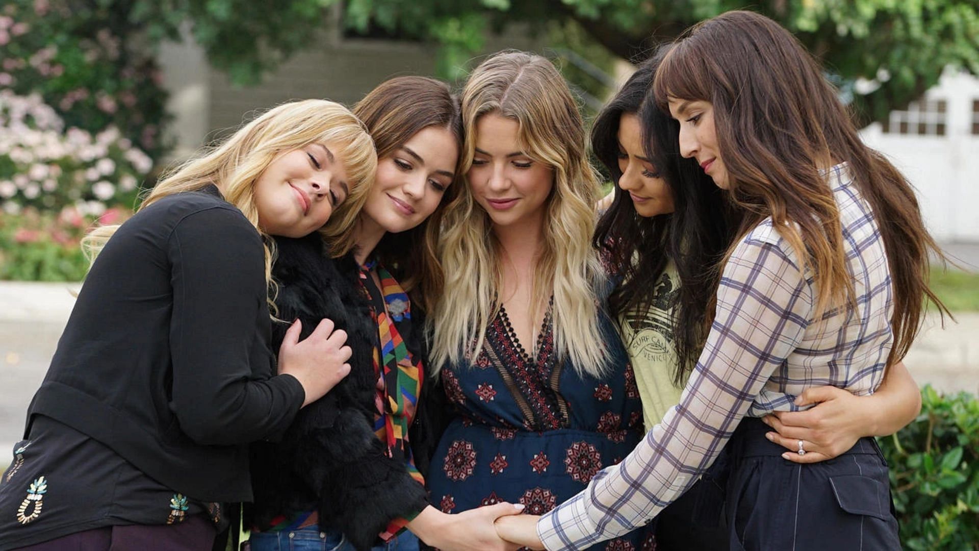 A still from Pretty Little Liars (Image via ABC Network)