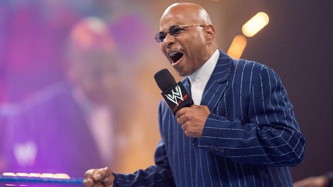 "Not firm enough" - WWE RAW authority needs to step up, says Teddy Long (Exclusive)