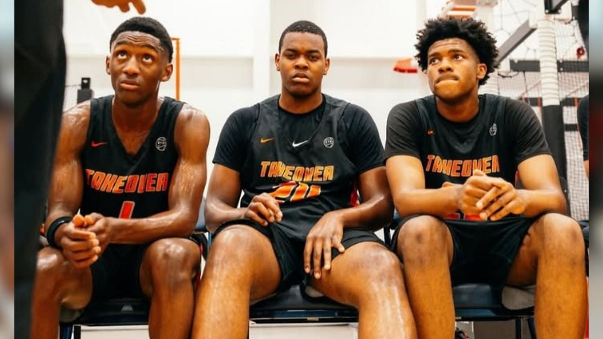Team Takeover players at the Nike EYBL. (Image via Instagram @dave24mbuyamba)