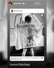 تشترك شقيقة لورين بيتس ، سيينا بيتس ، في رد فعل من 4 كلمات بينما تتخذ زميلتها في فريق Grandview ، Deija Roberson ، قرار الجامعة. (الصورة عبر Instagramsiennabetts_)