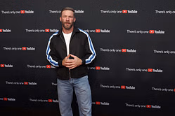 Julian Edelman highlights his QB roots in sweet birthday throwback for mom