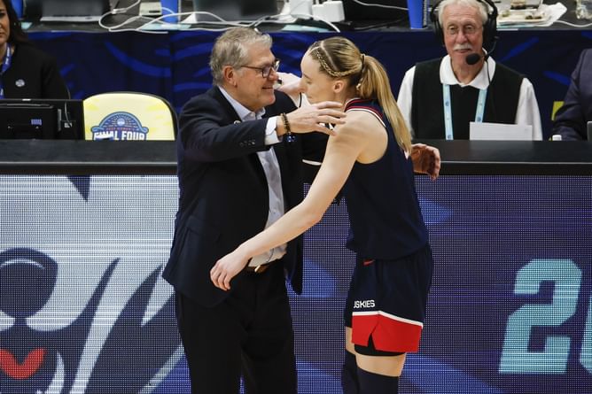 Geno Auriemma gushes over Paige Bueckers' final season with UConn: "Storybook ending for her"