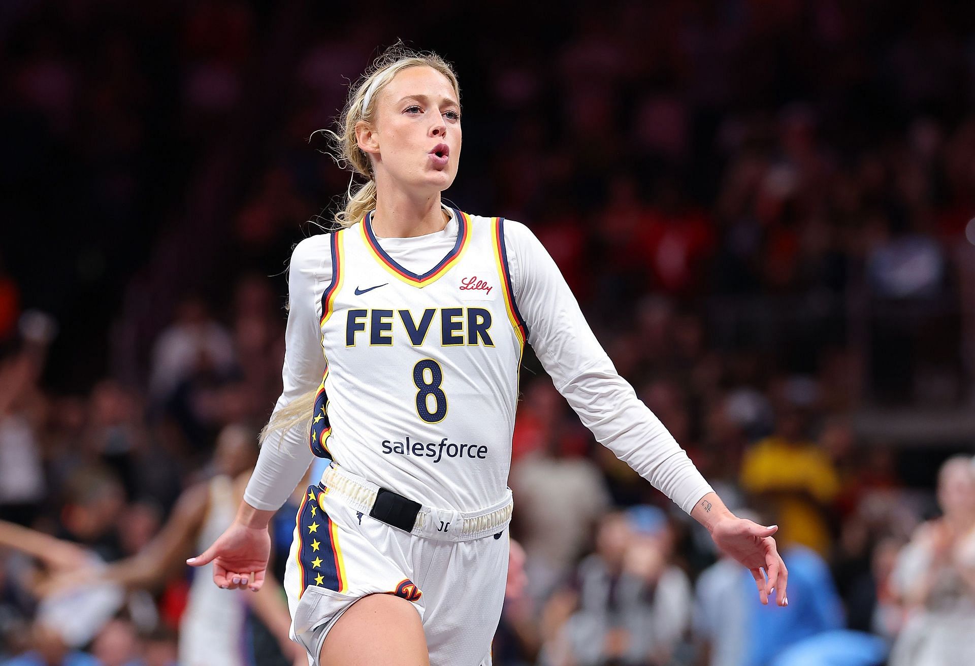 Sophie Cunningham admits to still finding her breath as she makes Fever debut. -- Photo by GETTY