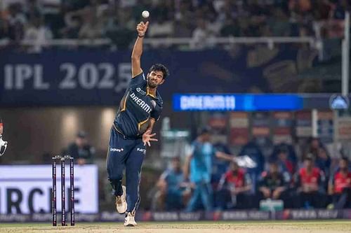 Washington Sundar has bowled only 9.5 overs in IPL 2025. [P/C: iplt20.com]