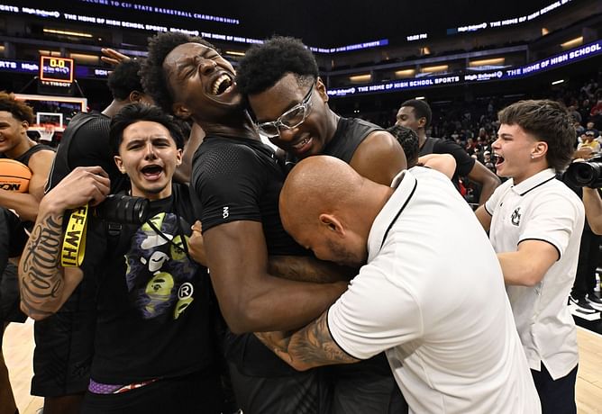 PHOTO: LeBron James' son Bryce James shares a snap with Sierra Canyon teammates Bryce Cofield & others on last day of high school
