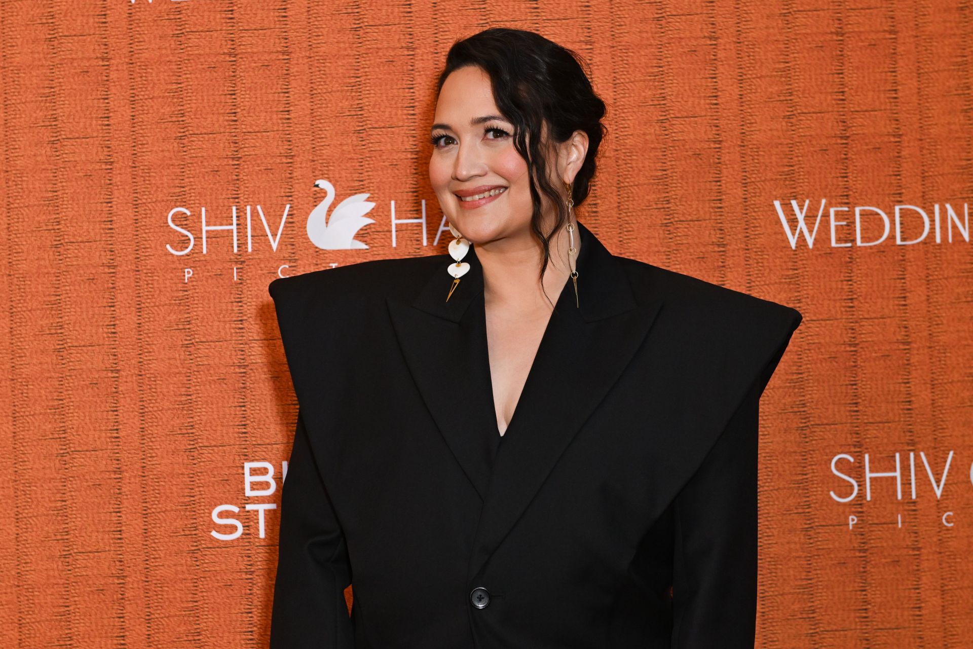 What did Lily Gladstone say about her sexual orientation? Maureen Callahan criticizes actress's identity, claiming it has to be "one or the other"